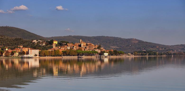  Lake Trasimeno - Umbria on a motorbike, along Lake Trasimeno 