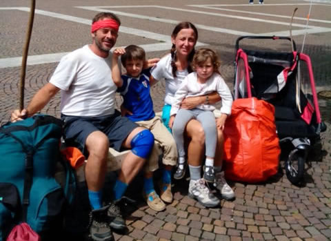 La storia di Andrea e del suo viaggio con moglie e figli