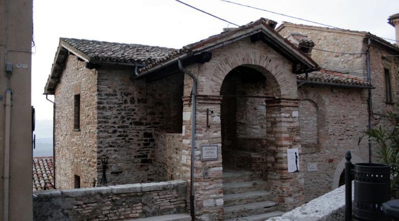  Vecchio Palazzo comunale, Fossato di Vico 