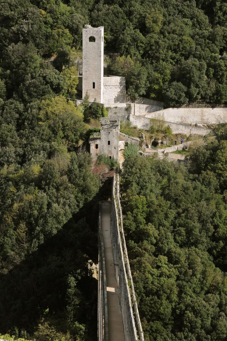Immagine: Ponte delle Torri bridge, Spoleto 