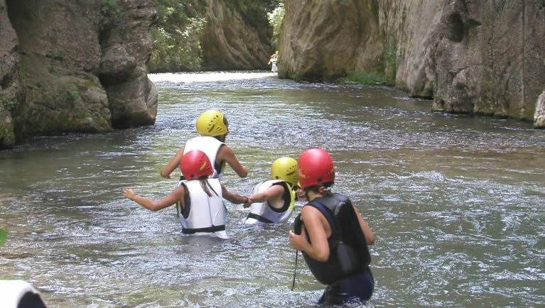 Canyoning in the Forra della Villa gorge in the Valnerina