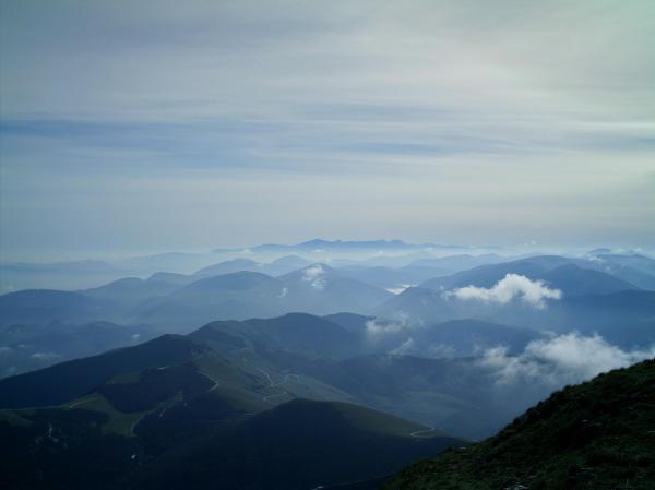 Titolo: Mount Cucco nature hiking trails 