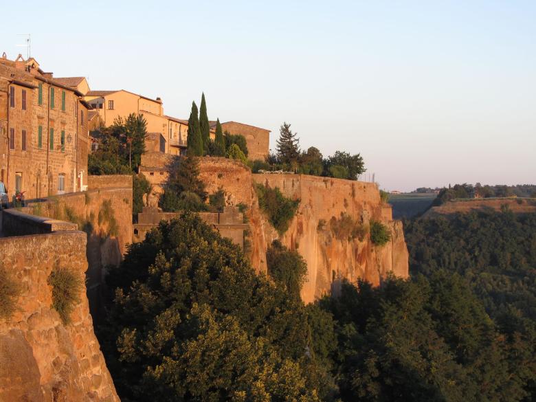 Titolo: A journey into taste, discovering the wines of Orvieto 