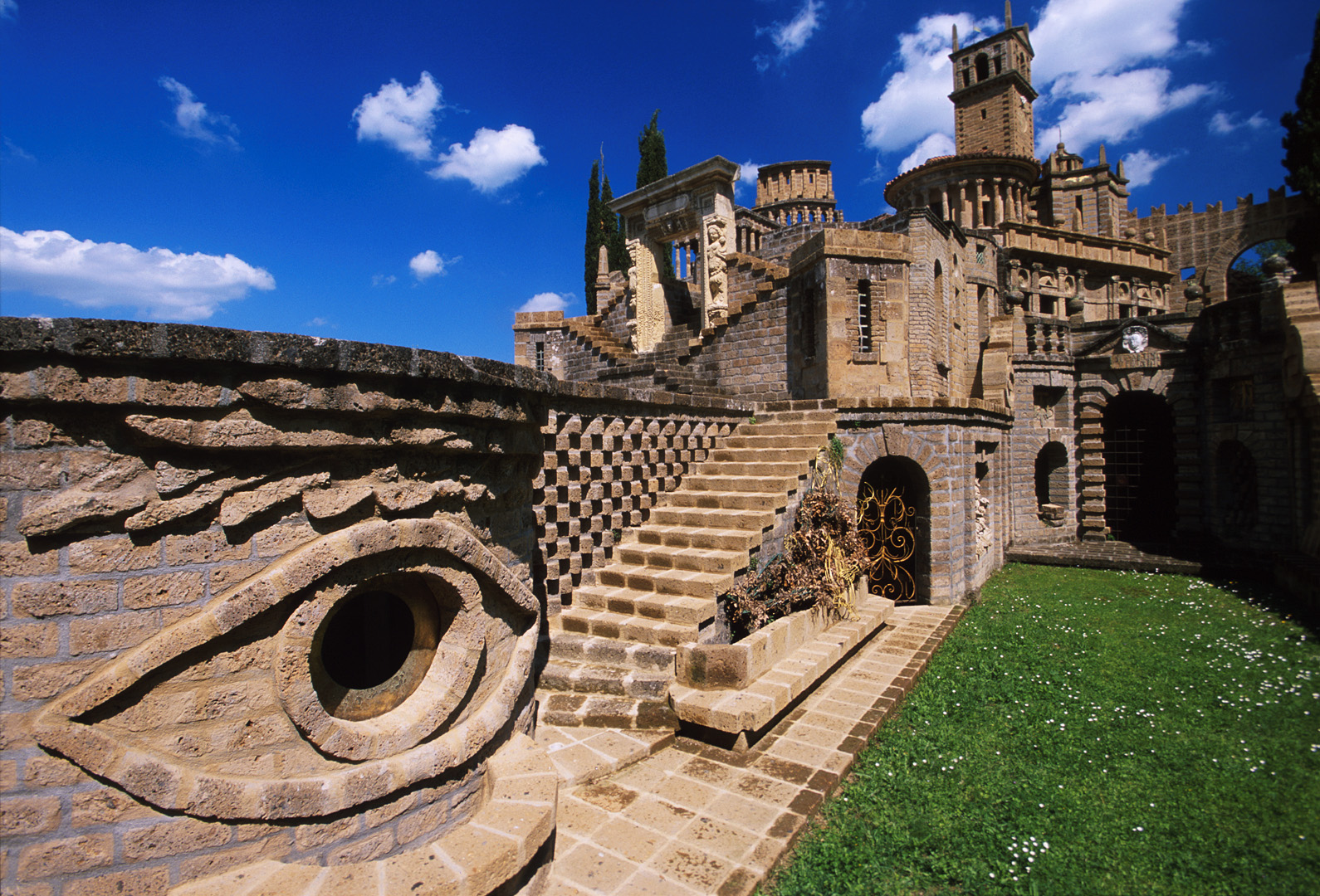 Contemporary art in Umbria: the Lauri Garden and Scarzuola