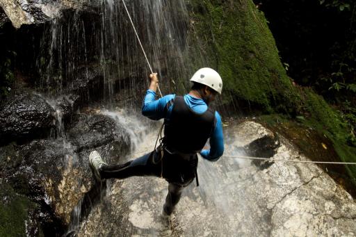 Canyoning in the Forra della Villa gorge in the Valnerina