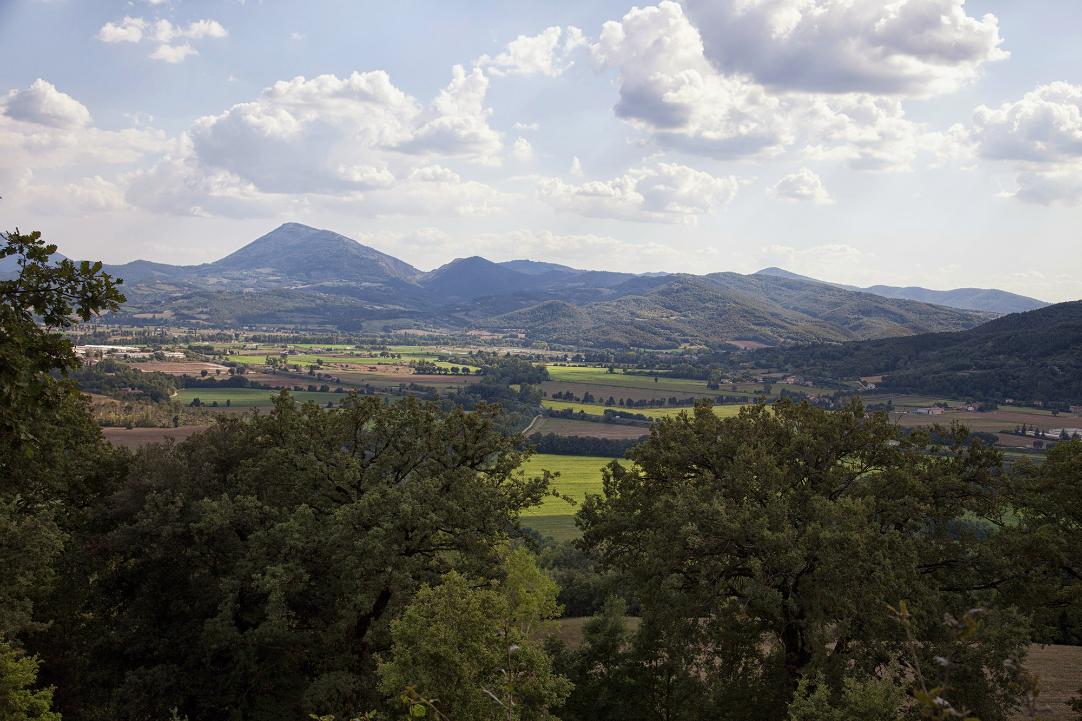 From Umbertide two itineraries along ancient paths