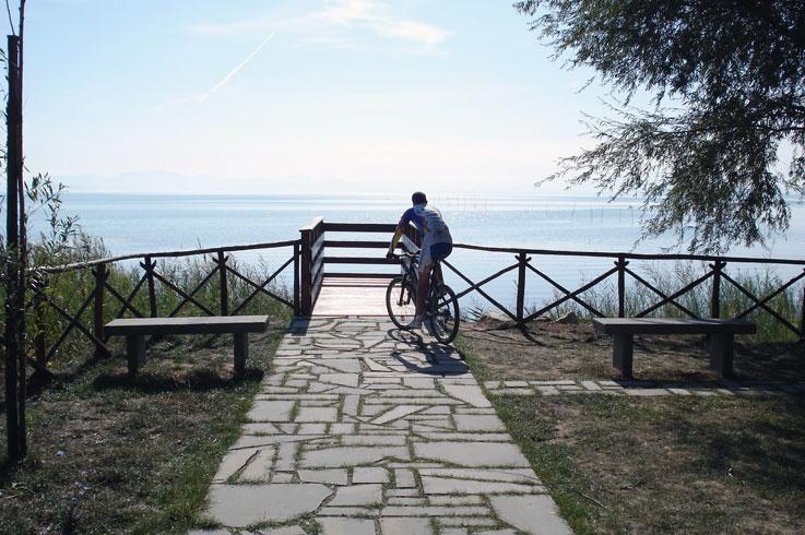Tra Castiglione e Tuoro lungo il Trasimeno