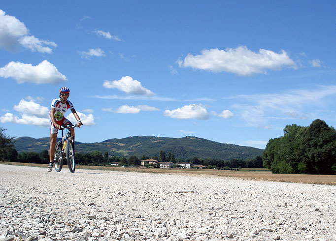 Titolo: From Umbertide to Montone along the Tiber river 
