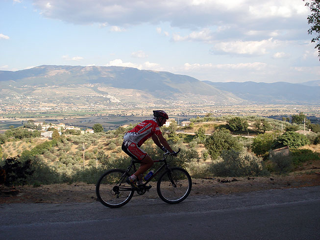 Titolo: Die Straßen des Sagrantino und die Panoramen von Montefalco 