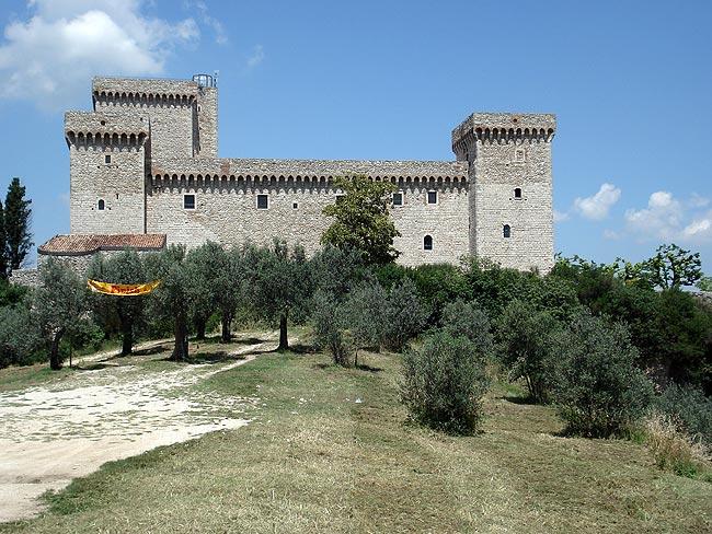Narni, gli Albornoz e i resti romani di Ocricolum