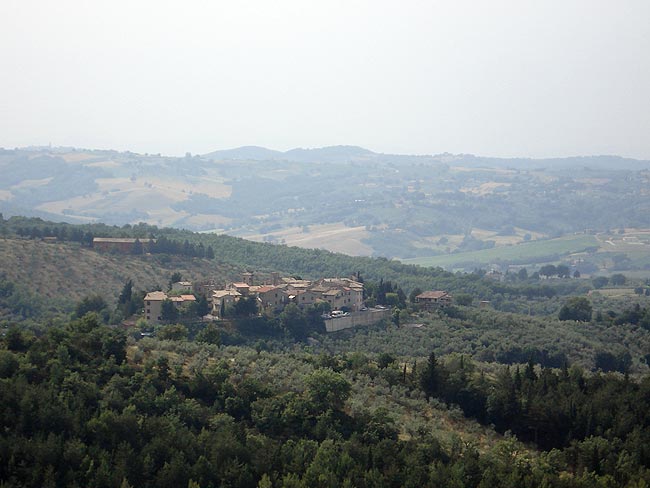Auf den Monti Martani und in der Stadt der Zwei Welten