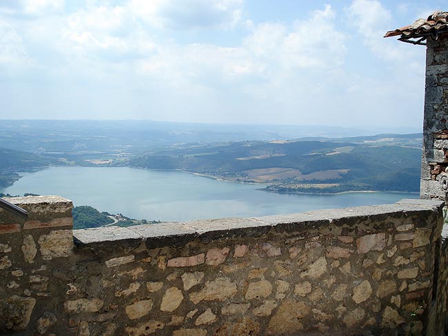 Da Orvieto a Todi intorno al Lago di Corbara