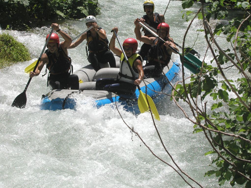 Rafting nel Parco fluviale del Nera, tra i comuni di Ferentillo ed Arrone