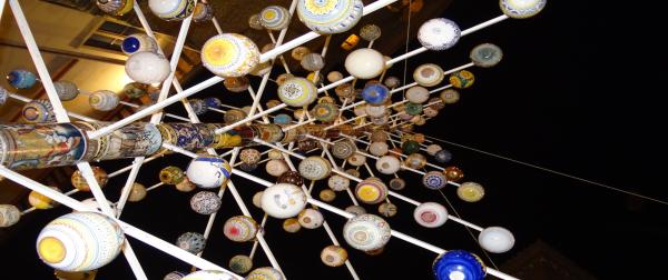 Titolo: L’Albero di Ceramica più grande al Mondo – Deruta 