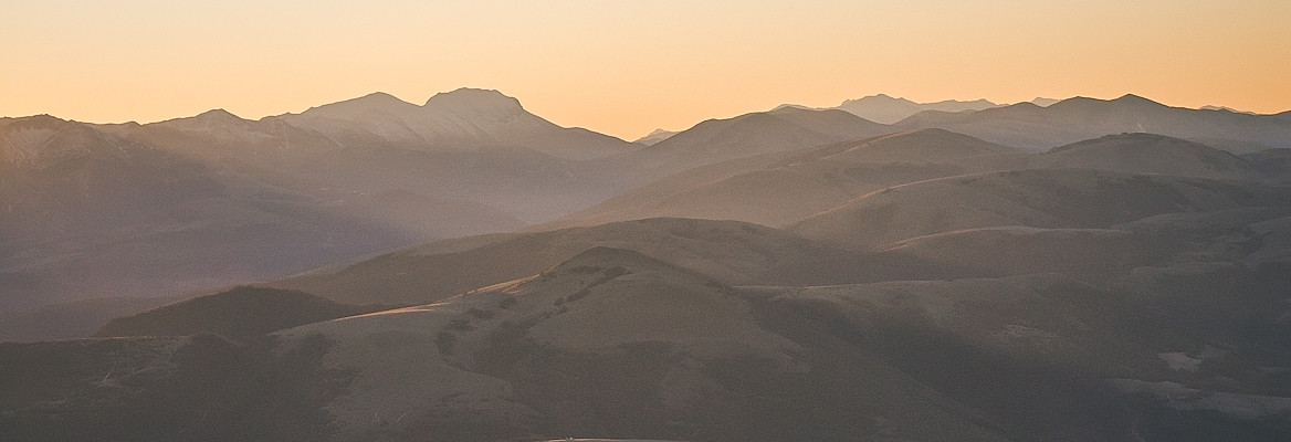 Titolo: L'effet Fata Morgana: l'illusion d'optique magique de l'été sur le Monte Pennino