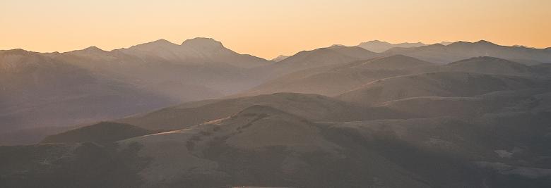 Immagine: Effetto Fata Morgana: la magica illusione ottica estiva sul Monte Pennino