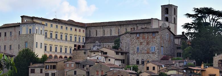 Titolo: High up among the villages of Monte Peglia