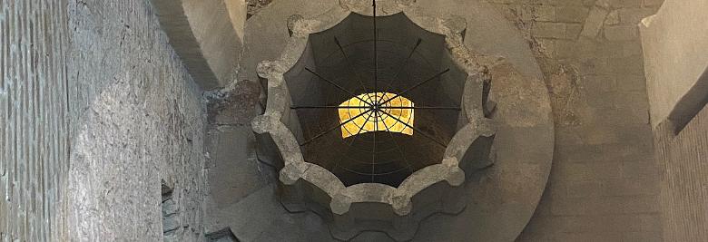 Immagine: The moon in the well 