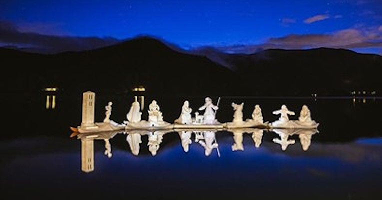 Immagine: La crèche flottante de Piediluco