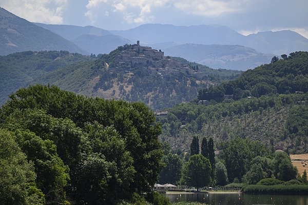 Aviron à Piediluco et autres sports nautiques