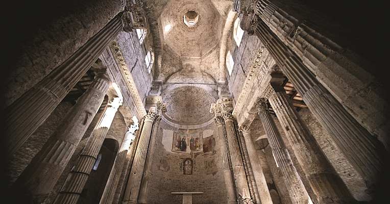  Interior of the Church of San Salvatore with apse and spolia columns 